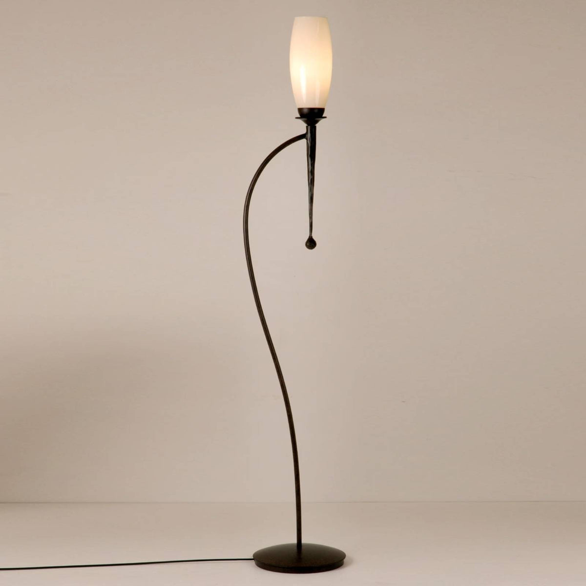 Menzel Chateau floor lamp with opal glass shade