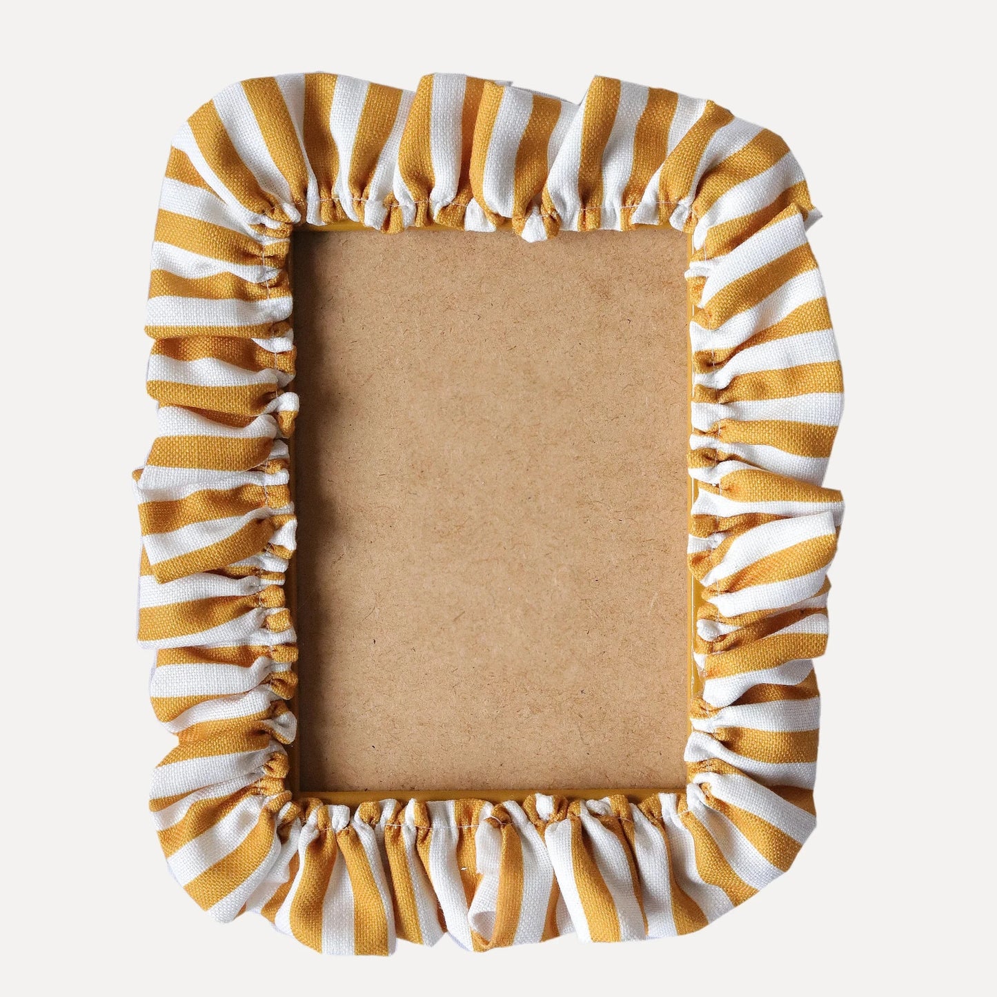 Ruffle Frame