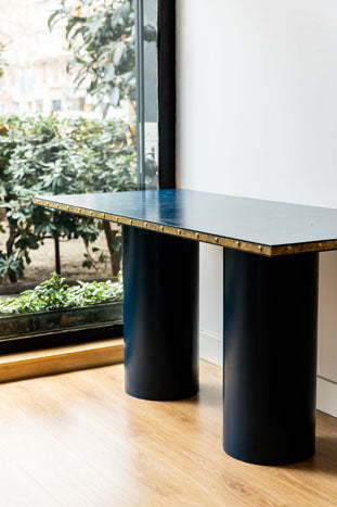 Table (Customisable)